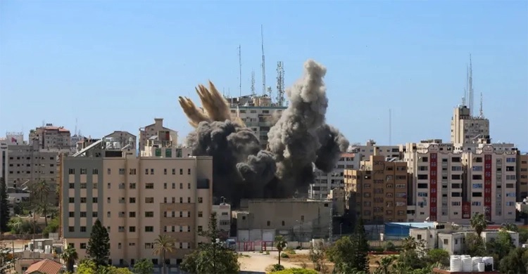 Israel, Hamas agree Gaza ceasefire after 11 days of fighting