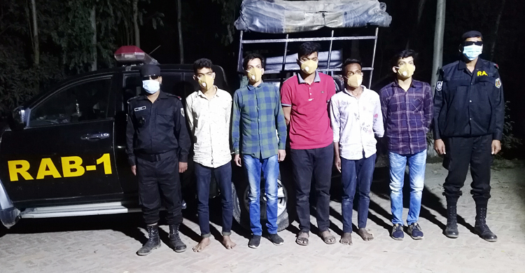 গাজীপুরে মাদক ব্যবসা নিয়ে দু’পক্ষের গোলাগুলি, আটক ৫