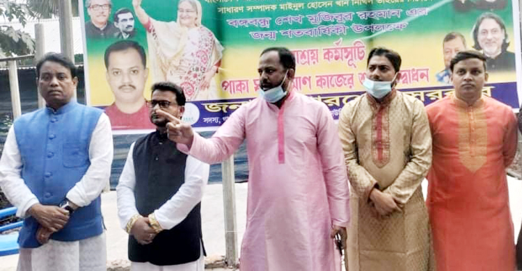 নিজ খরচে হতদরিদ্রদের পাকাঘর করে দিচ্ছেন কাউন্সিলর