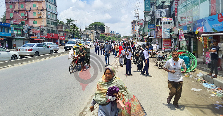 গাজীপুরে দ্বিগুণ ভাড়ায়ও মিলছে না পরিবহন