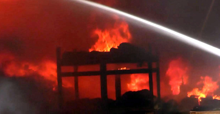 গাজীপুরে টেক্সটাইল মিলের আগুন নিয়ন্ত্রণে