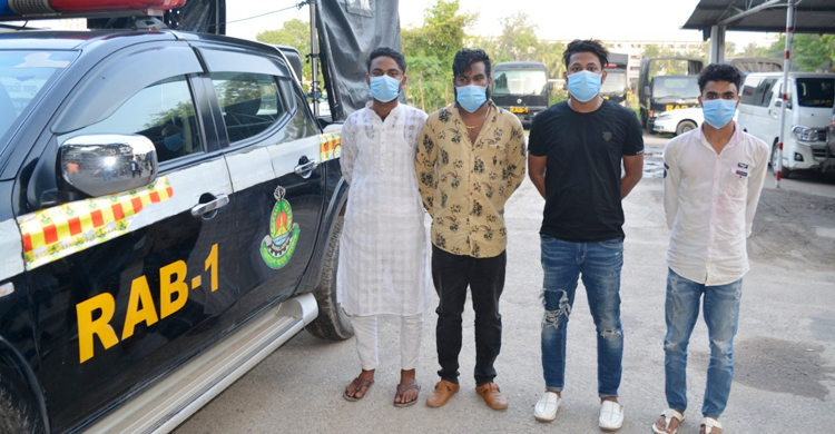 টঙ্গীতে ডাকাতির প্রস্তুতিকালে বিদেশি পিস্তলসহ আটক ৪