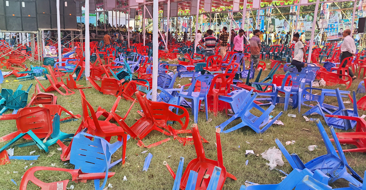 কাঙ্ক্ষিত পদ না পেয়ে আওয়ামী লীগের সম্মেলনে ভাঙচুর