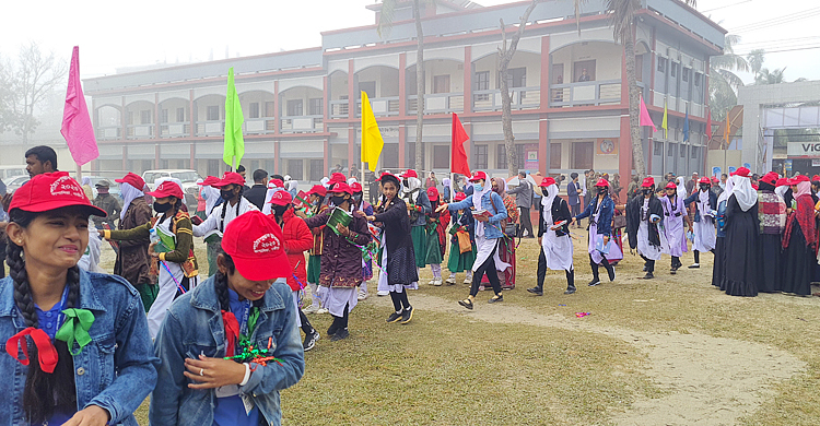 নতুন বইয়ের অপেক্ষায় মাধ্যমিকের শিক্ষার্থীরা