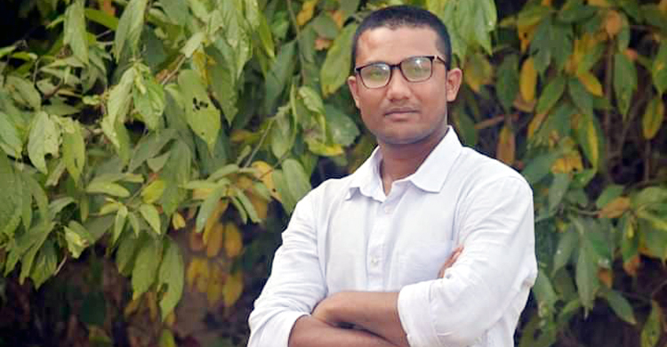 এসএসসি পরীক্ষার্থীকে নিয়ে শিক্ষক উধাও