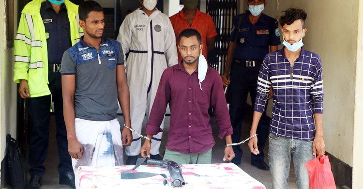 কালীগঞ্জে লুট হওয়া শটগানসহ গ্রেফতার ৩