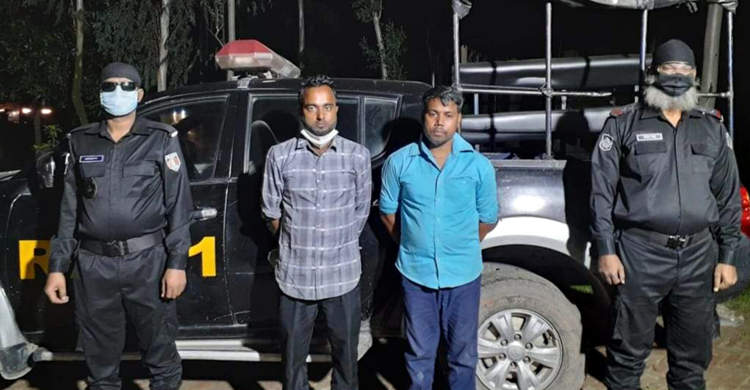 মাইক্রোবাসে মিলল ১৩ হাজার ইয়াবা