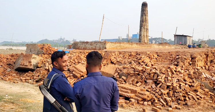 গাজীপুরে উচ্ছেদ হলো ৫ ইটভাটা