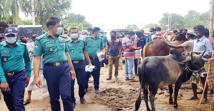 পশুর হাটে সতর্ক পুলিশ : জিএমপি কমিশনার