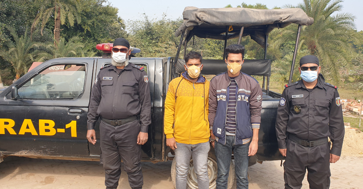 নেশাজাতীয় দ্রব্য খাইয়ে অপহরণ করতো তারা