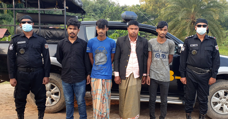 পুলিশের সোর্সকে হত্যার লোমহর্ষক বর্ণনা দিল চারজন