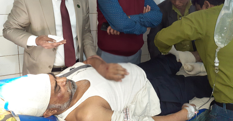 সড়ক দুর্ঘটনার কবলে ময়মনসিংহ বিভাগীয় কমিশনার