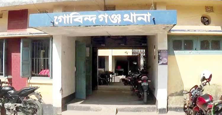 ঘরের আড়ায় স্বামীর, খাটে মিললো স্ত্রীর মরদেহ