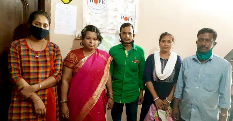 ১৪ বছর পর মেয়েকে ফিরে পেল পরিবার