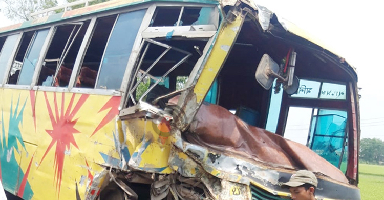 বগুড়ায় দুই বাসের সংঘর্ষে আহত ১৬