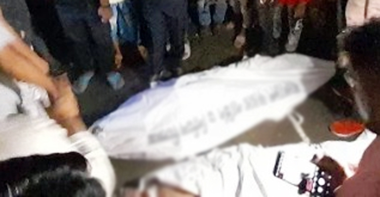 ব্রিজের পিলারে ধাক্কায় নৌকাডুবি, নিহত ২