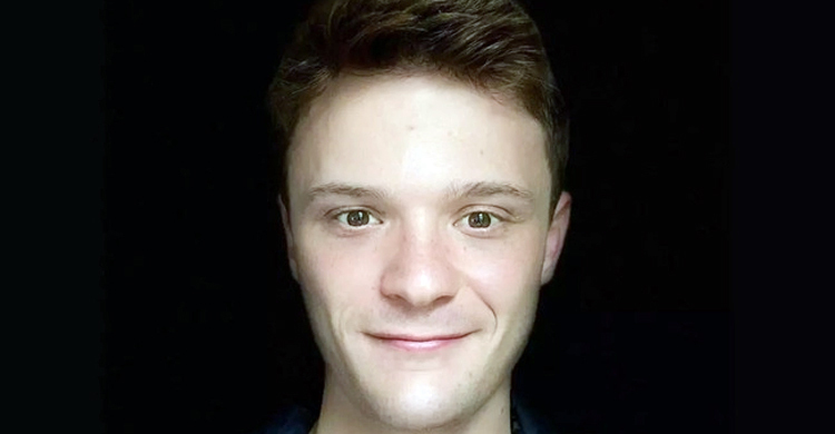 ৪০ বারের চেষ্টায় গুগলে চাকরি পেলেন তরুণ