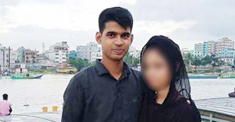 অনশন ভাঙলেন সেই তরুণী, সম্পর্ক মেনে নিয়েছে ছেলের পরিবার