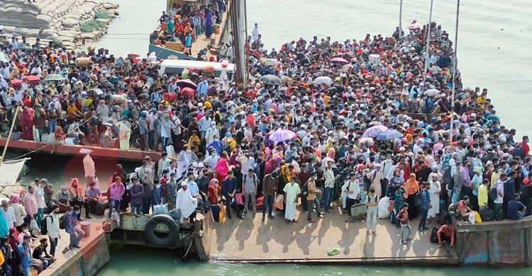 বিজিবি মোতায়েনের পরও শিমুলিয়াঘাটে যাত্রীদের ঢল