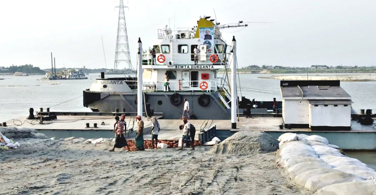 ফেরি ভিড়বে মাঝিকান্দির নতুন ঘাটে