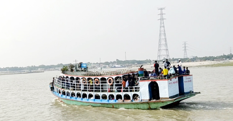 শরীয়তপুরের মঙ্গলমাঝির ঘাটে লঞ্চ-স্পিডবোট চলাচল বন্ধ