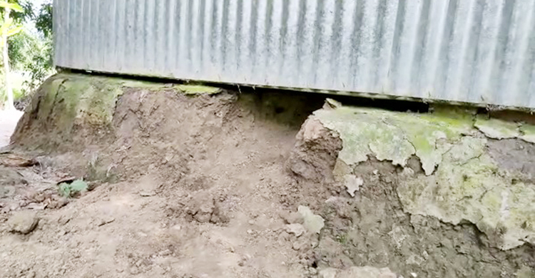 কাশিয়ানীতে সিঁধ কেটে এক রাতে ৪ বাড়িতে চুরি