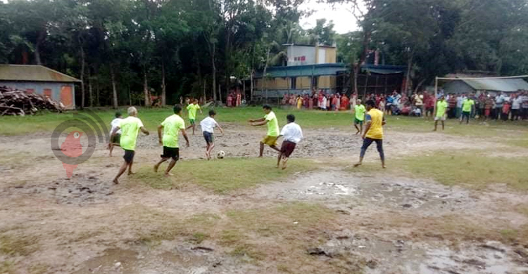 নাতিদের কাছে ১ গোলে হারলেন সত্তরোর্ধ্ব দাদারা