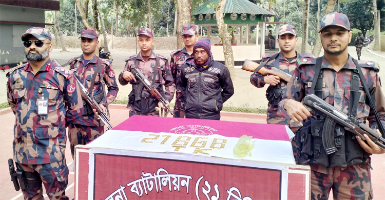 মোটরসাইকেলে লুকানো ছিল ৬ কোটি টাকার স্বর্ণ