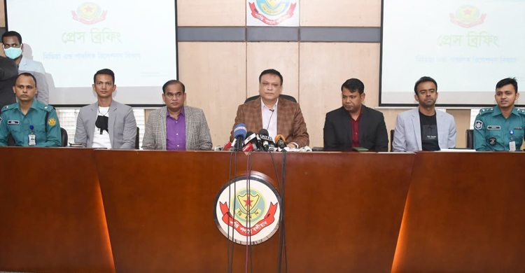 গ্রাম থেকে ঢাকায় এসে দুই দোকানে ৭০০ ভরি স্বর্ণ চুরি