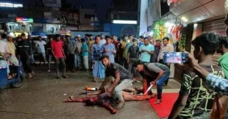 মিরসরাইয়ে ডাকাত সন্দেহে ৩ র্যাব সদস্যকে গণপিটুনি