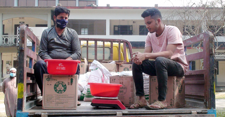 টিসিবির ৫০০ কেজি ডাল-চিনি-তেলের হিসাব দিতে পারলেন না ডিলার