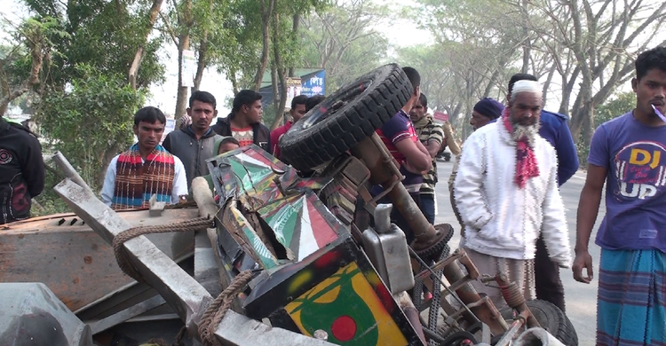 Gopalganj road crash claims five lives