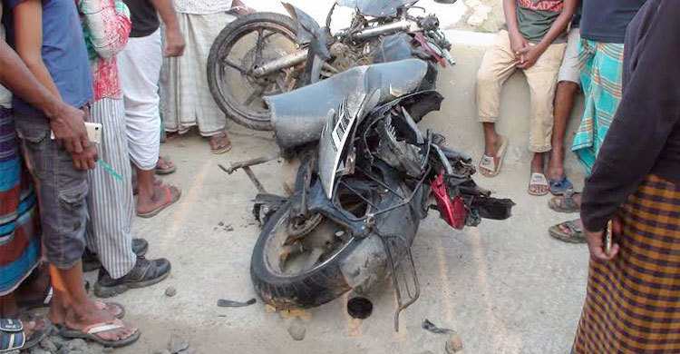 মোটরসাইকেলে ঘুরতে বেরিয়ে একসঙ্গে তিন বন্ধু লাশ