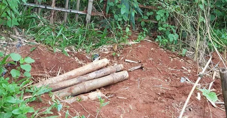 গোরস্থানের জমি নিয়ে দ্বন্দ্বে প্রতিবেশীকে খুন