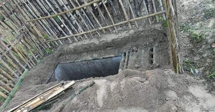 কবর খুঁড়ে লাশের মাথা কেটে নিয়ে গেল দুর্বৃত্তরা