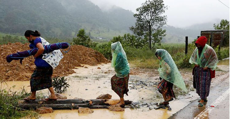 Guatemalan mudslides push Central American storm death toll above 100