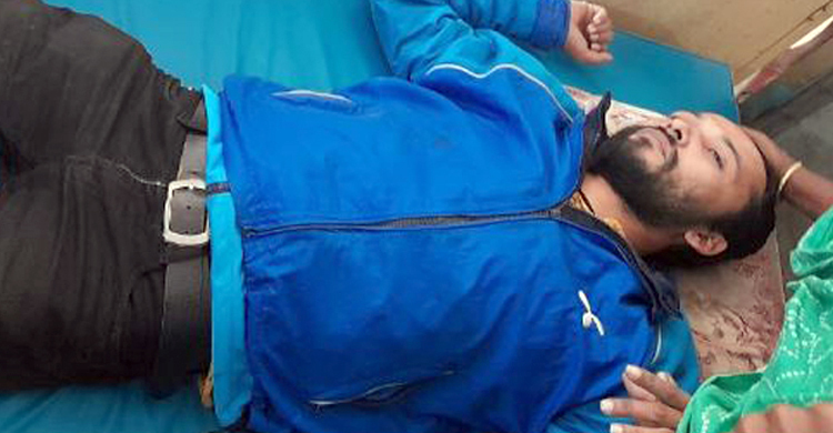 গ্রামীণফোনের বিক্রয় প্রতিনিধিকে গুলি করে ছিনতাই