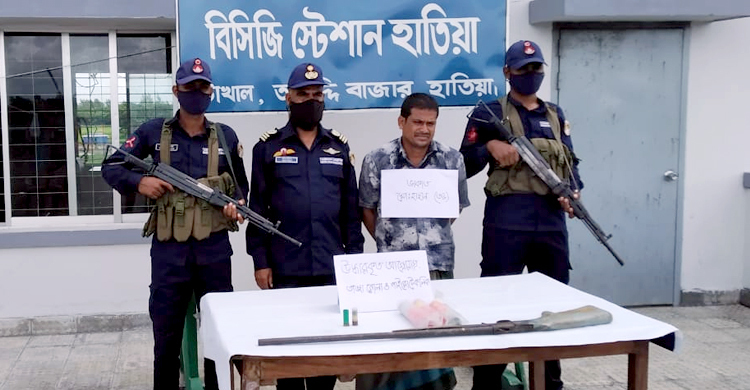 হাতিয়ায় জলদস্যু ‘হাসান বাহিনীর’ প্রধান অস্ত্রসহ আটক