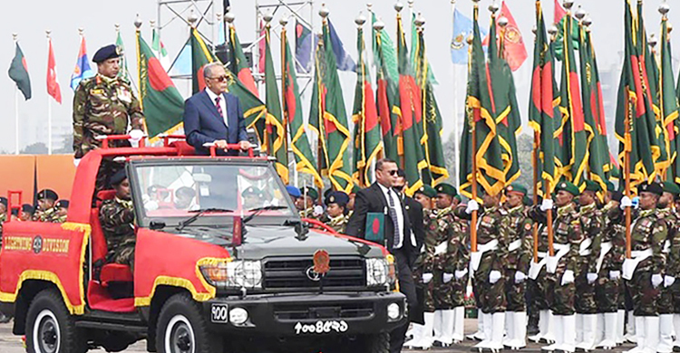 প্যারেড গ্রাউন্ডে সম্মিলিত বাহিনীর কুচকাওয়াজ সকাল সাড়ে ১০টায়