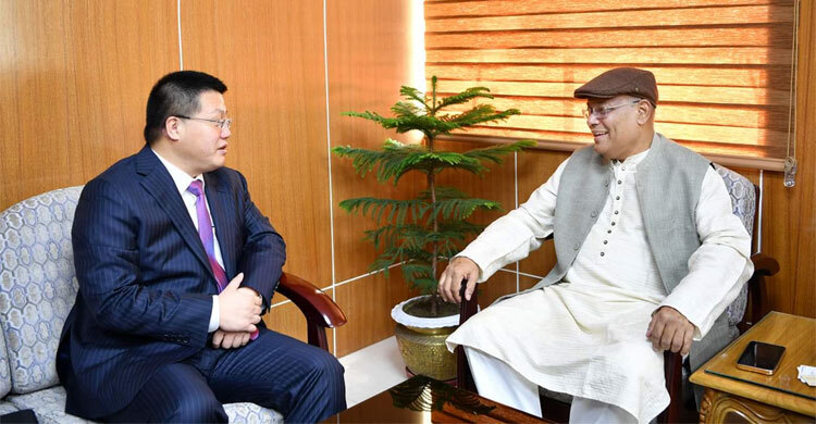 চীন উন্নয়ন সহযোগী, রাজনীতি নিয়ে মাথা ঘামায় না: তথ্যমন্ত্রী