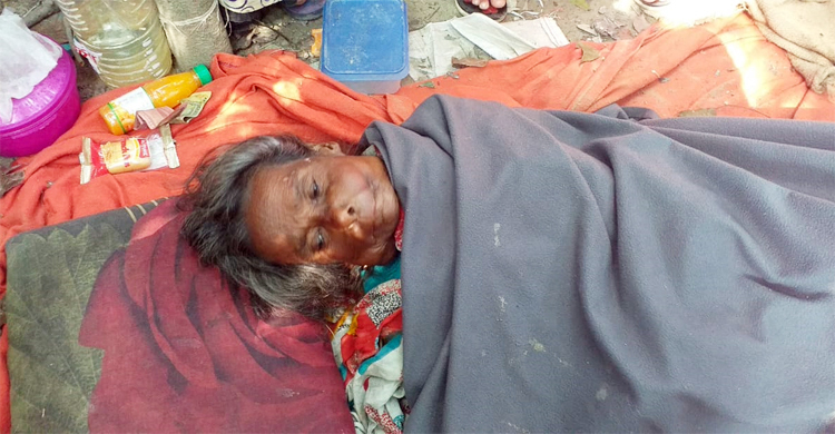 চারদিন কবরস্থানে ছিলেন বৃদ্ধা, হাসপাতালে ভর্তি করলো পুলিশ