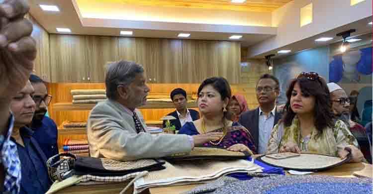 ইস্টার্ন প্লাজায় জারমার্টজের বহুমুখী পাটপণ্যের বিক্রয়কেন্দ্র
