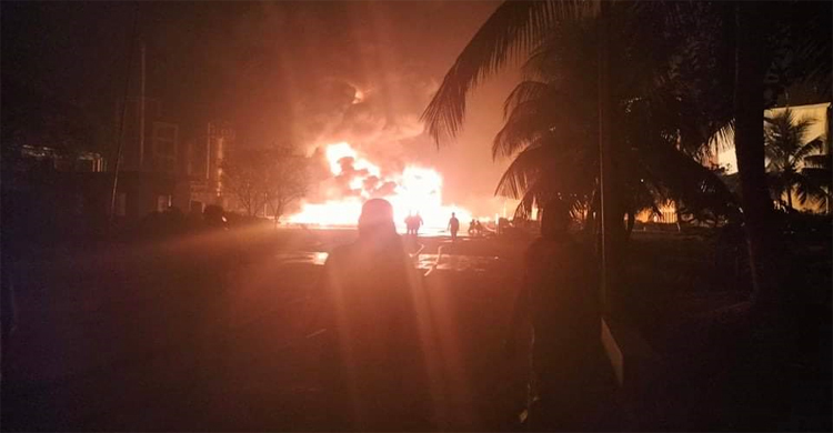 গাজীপুরে কেমিক্যাল কারখানায় ভয়াবহ আগুন, নিয়ন্ত্রণে ৯ ইউনিট