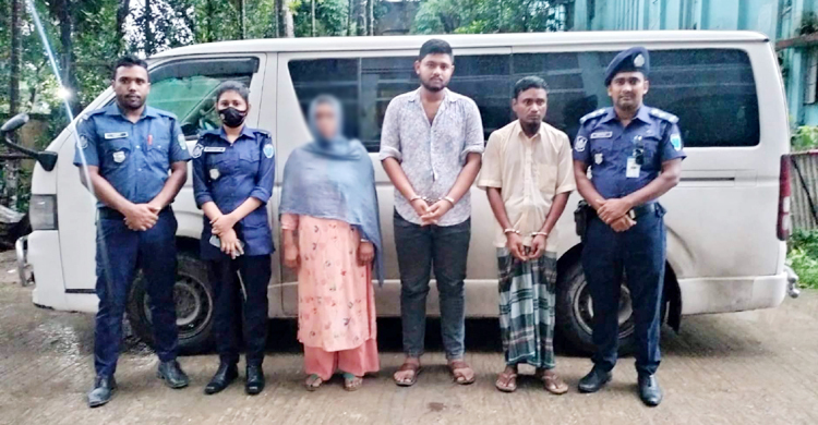 ‘ডিবি পরিচয়ে’ শিক্ষকের টাকা-মোবাইল ছিনতাই, কারাগারে ৩