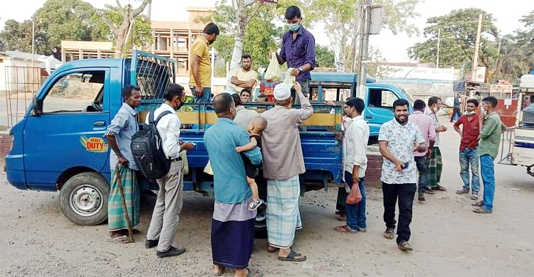 শায়েস্তাগঞ্জে ভ্রাম্যমাণ বিক্রয় কেন্দ্রে মিলছে দুধ-ডিম-মাংস