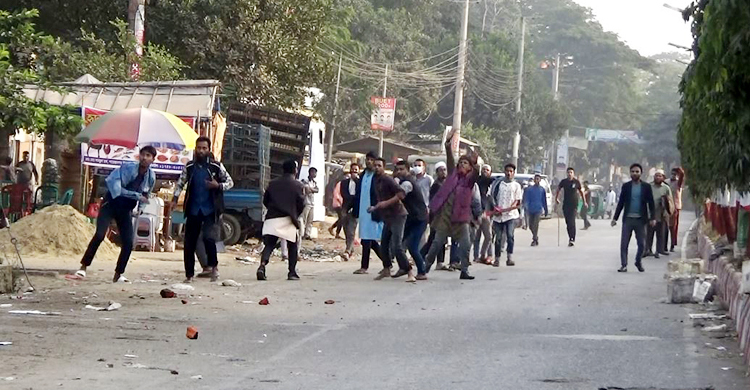 হবিগঞ্জে পুলিশের সঙ্গে জামায়াত নেতাকর্মীদের ধাওয়া-পাল্টা ধাওয়া