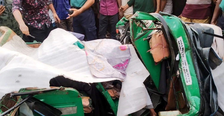 Three killed as bus rams auto-rickshaw