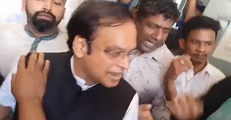 আদালতপাড়ায় হাজী সেলিমের সমর্থকদের মিছিল | ২২ মে ২০২২