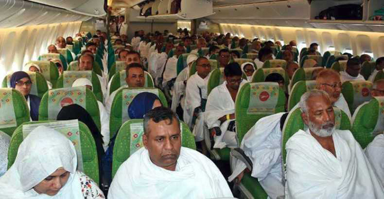 হজে ভাড়া বাড়াতে চায় বিমান, ধর্ম মন্ত্রণালয়ের না