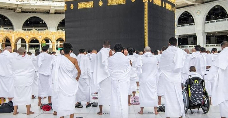 হজে বেঁচে যাওয়া অর্থ ফেরত পাবেন সরকারি হাজিরা